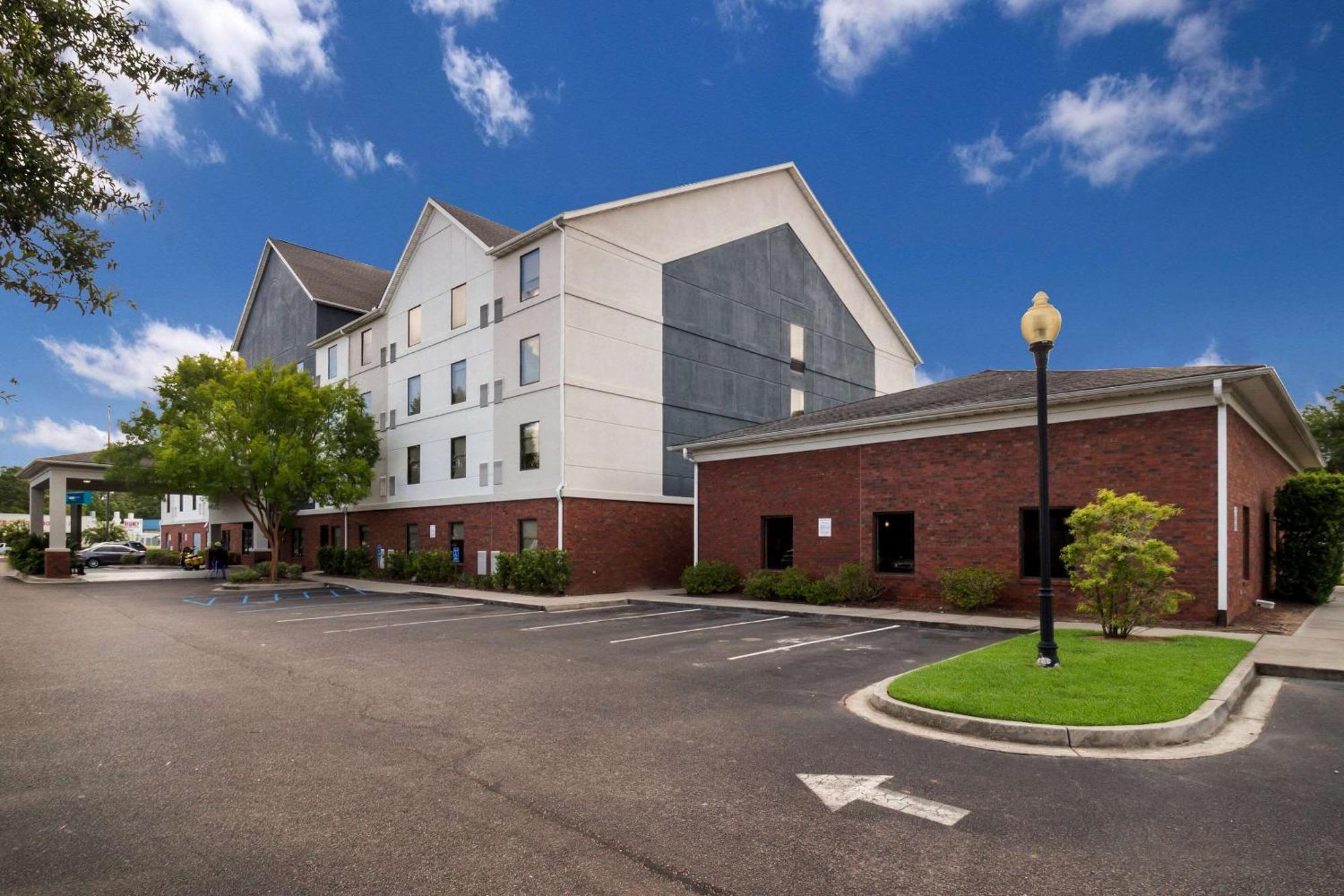 Готель Clarion Pointe Charleston - West Ashley Екстер'єр фото